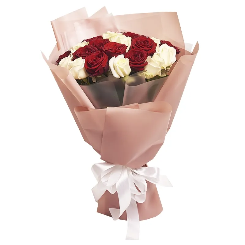 Букет из 21 краской и белой розы (50 см)